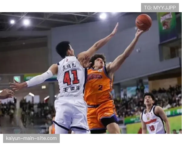 上海五人得分上双展现进攻均衡性 团队篮球理念得到完美体现